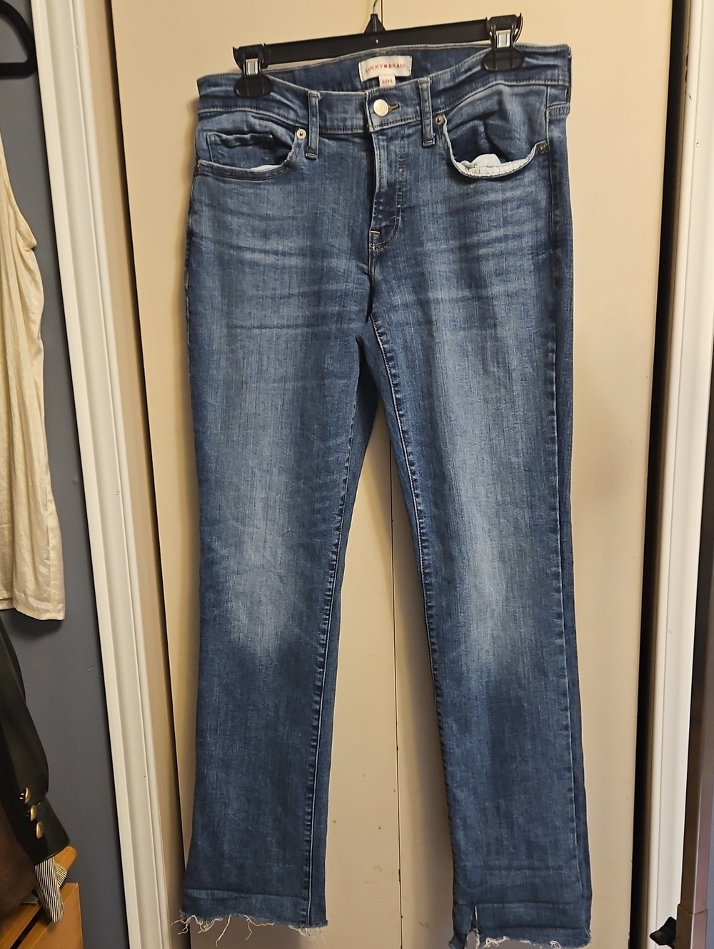 Lucky BRAND Medium Wash Stretchy Straight Leg Jeans Cut Bottom Sz6/30 W16-17.5